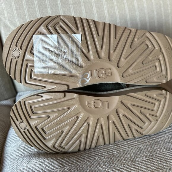 Ugg Leather Sheepskin Boots  (Sage + Tan Color)  - size euro 38 - Picture 7 of 7